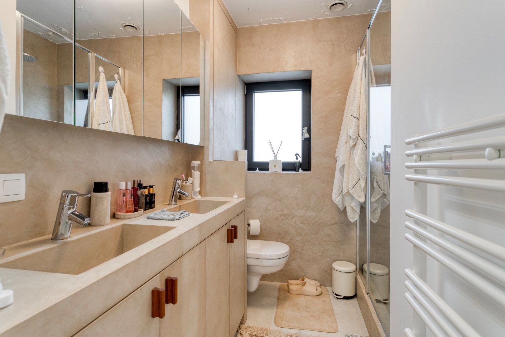 Energiezuinige, instapklare halfopen bebouwing met 4 slaapkamers! foto 12