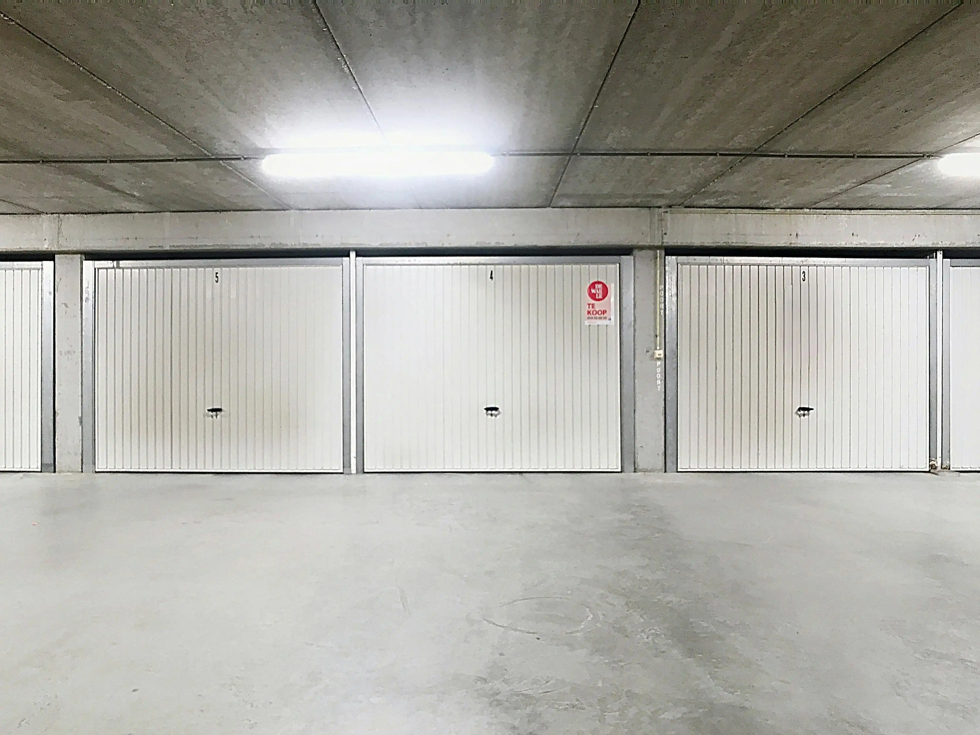 Ruime garagebox op topligging te Duinenweg! foto 7