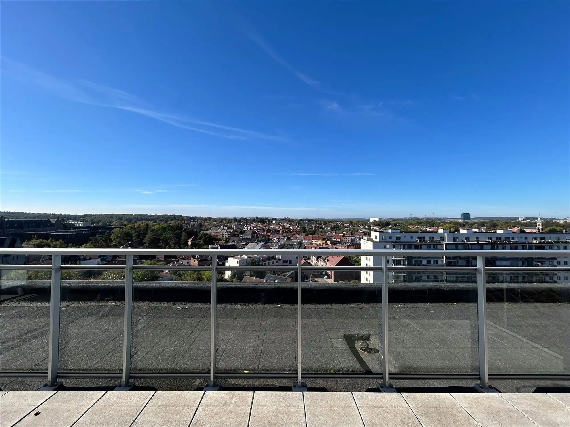 Lichtrijk appartement met panoramisch uitzicht over Leuven! foto 9