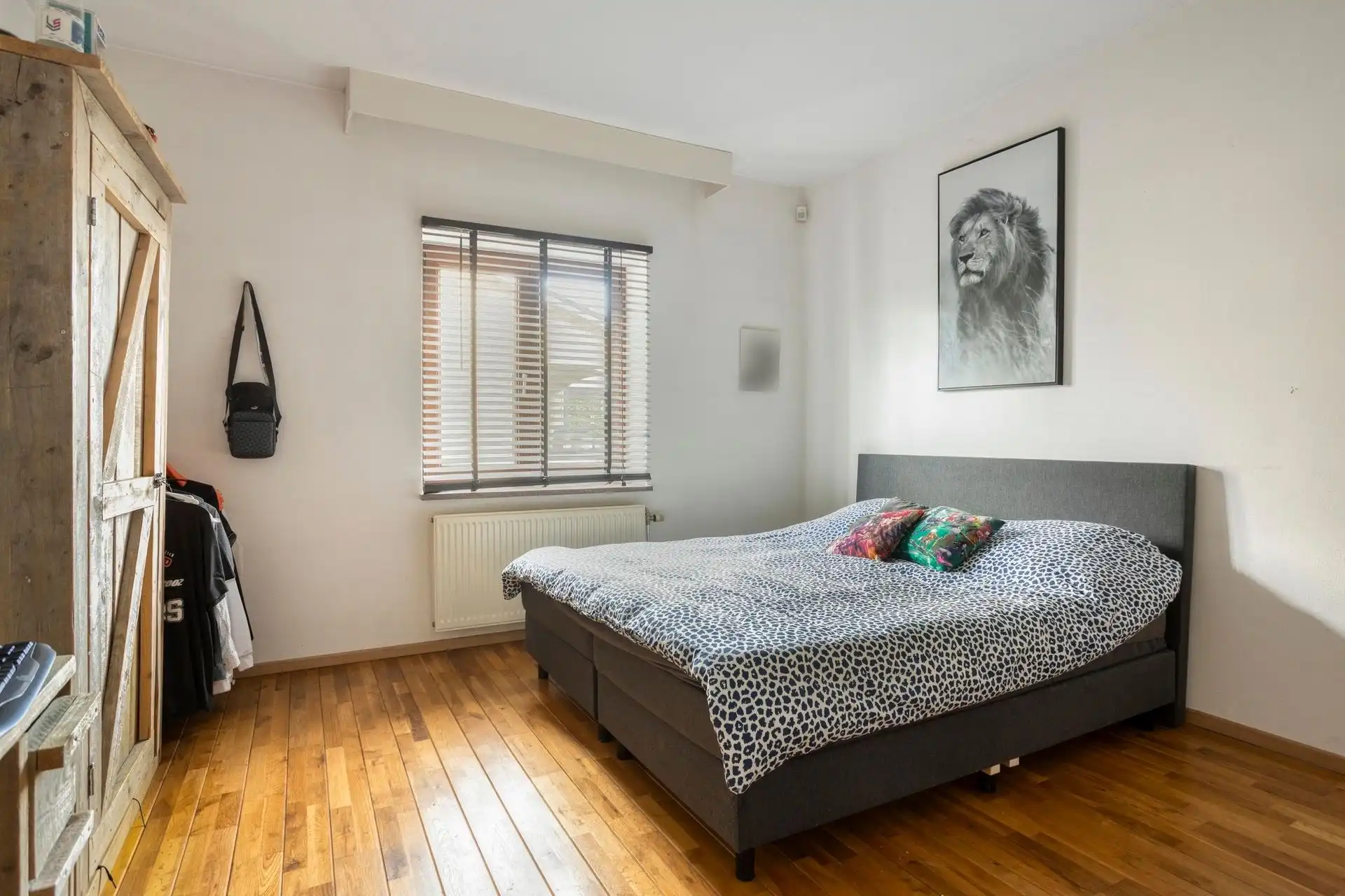 Ruime woning op een perceel van 20a! foto 17