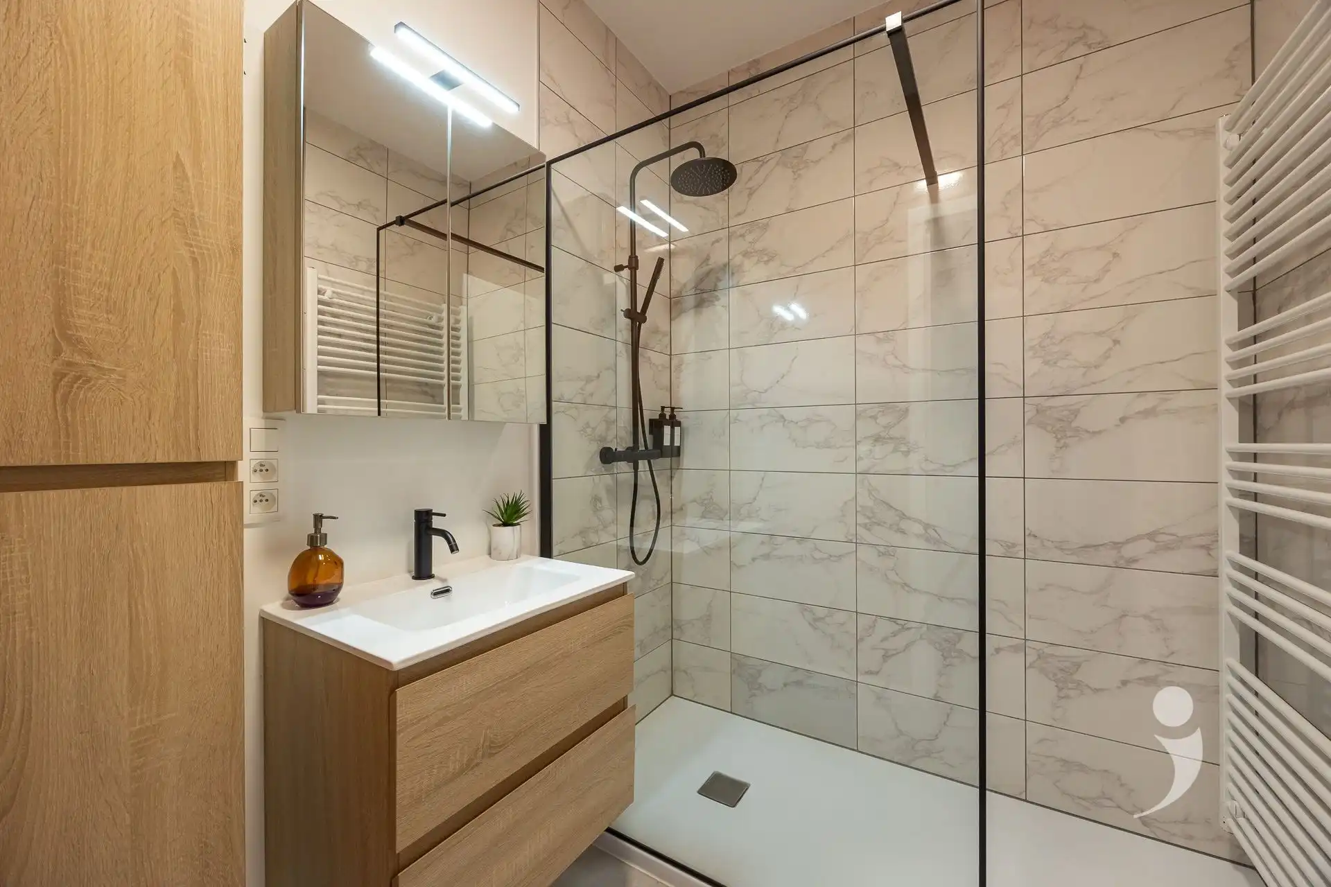 Recent BEN-appartement met prima afwerking foto 12