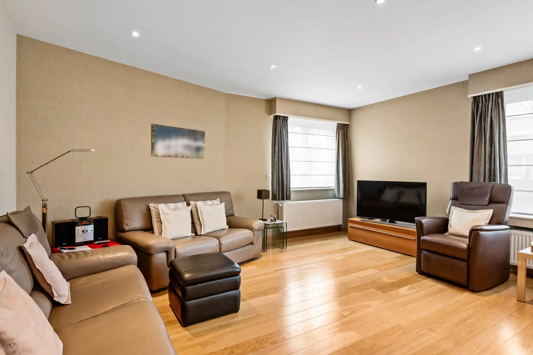 Ruim gelijkvloers appartement vlak buiten centrum Aartselaar foto 7