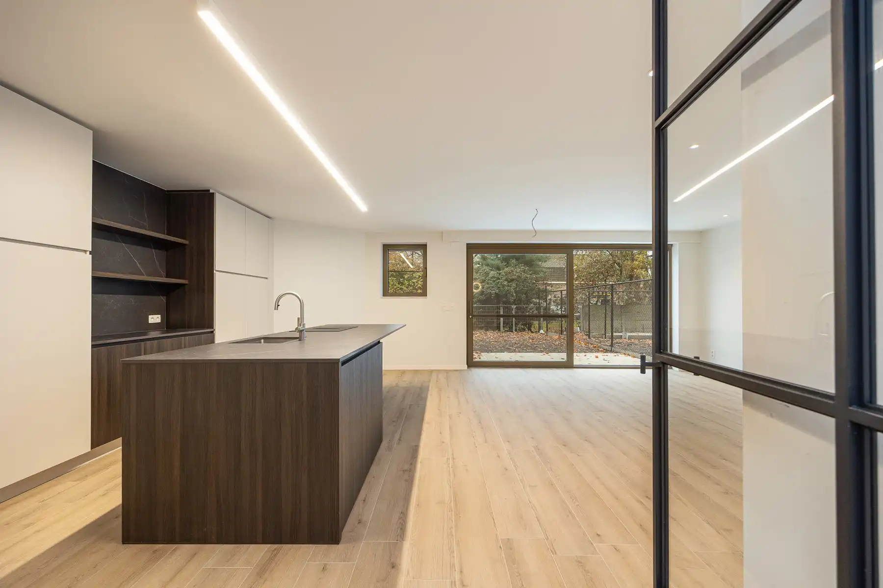 Nieuwbouw appartement in centrum Stabroek foto 2