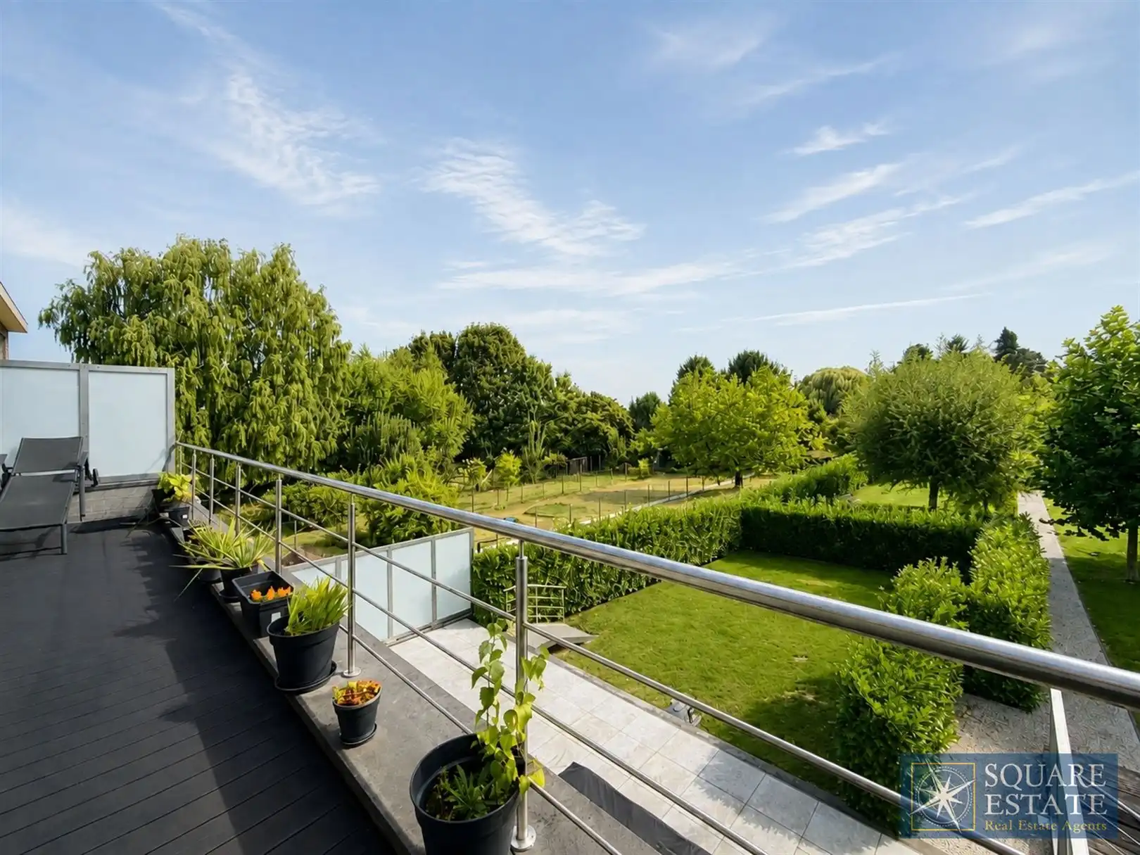 Duplex/triplex foto {{pictureIndex}}
