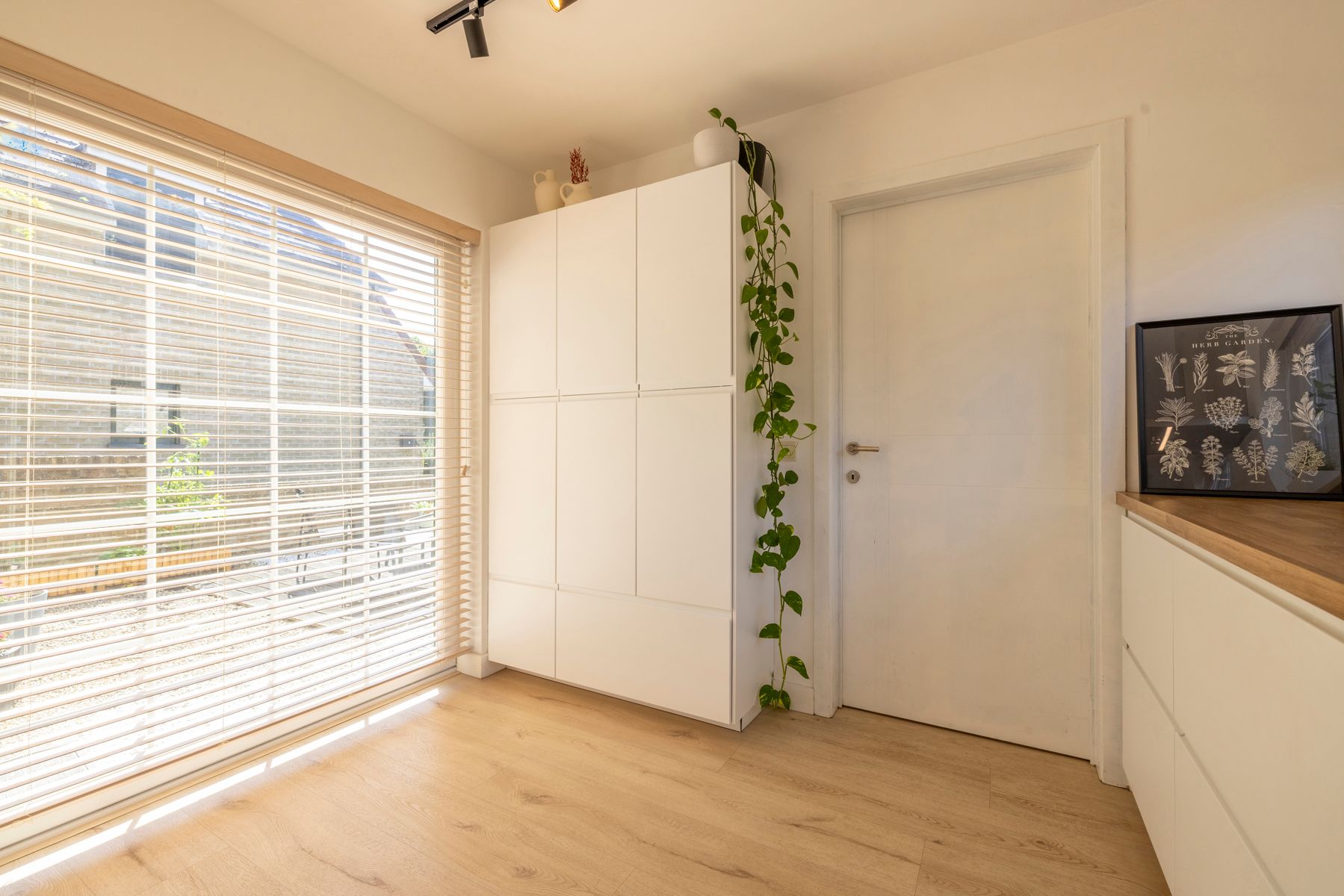 Woning met 3 slaapkamers, tuin en garage te koop! foto 14