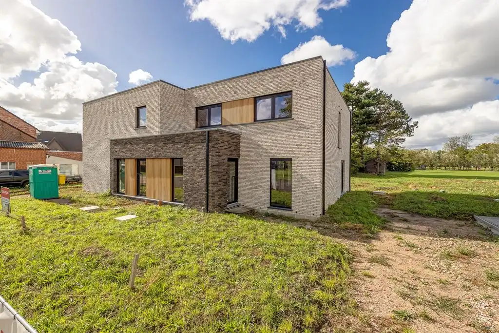 Ter Venne nr. 8  foto {{pictureIndex}}