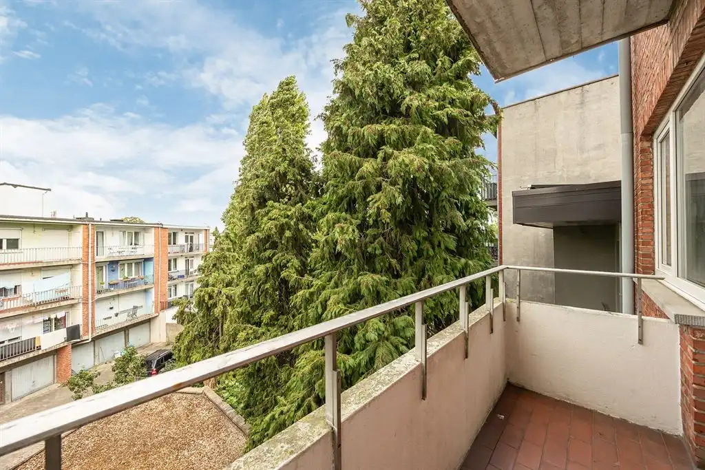 Instapklaar tweeslaapkamerappartement met garage foto 7