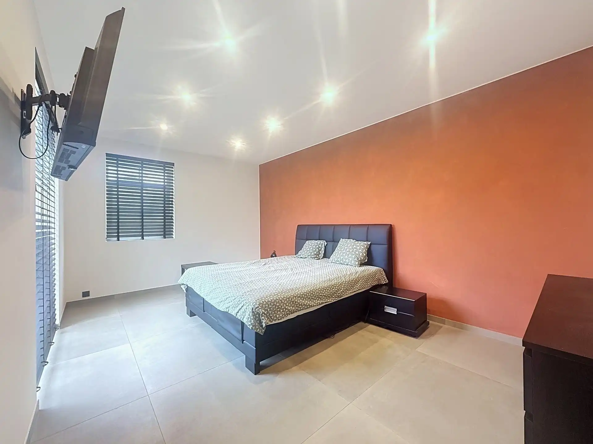 Luxueuze villa met 5 slaapkamers en ruime tuin! foto 7