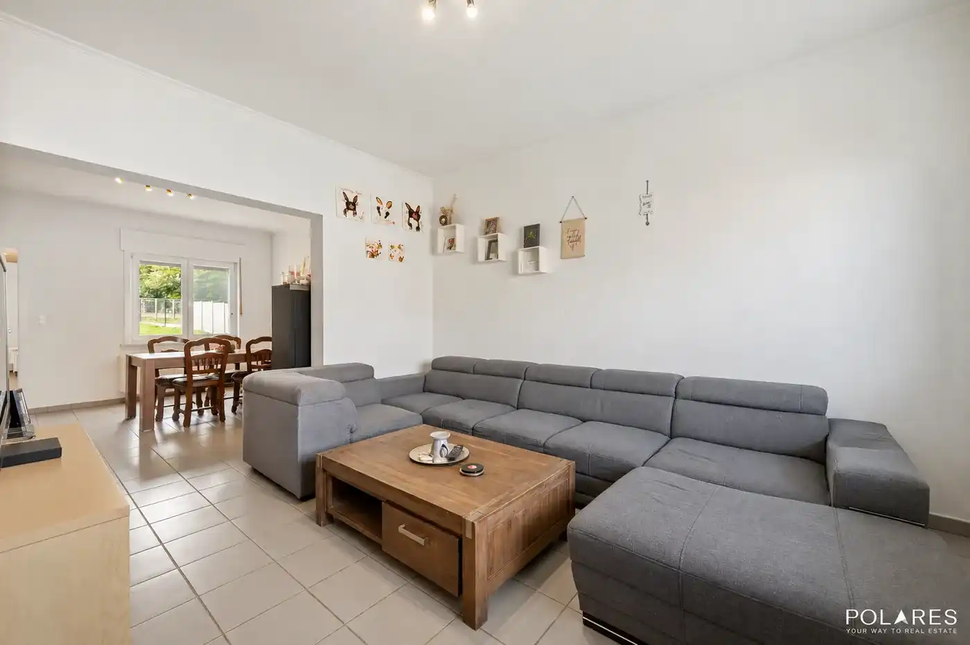 Gerenoveerde gezinswoning met 3 slaapkamers foto 3