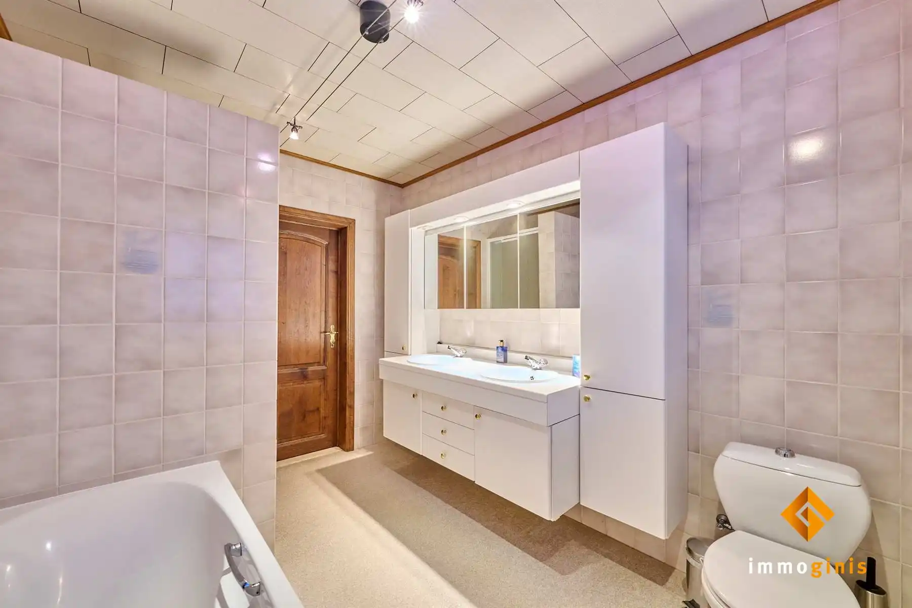 Verrassend ruime woning met 5 slaapkamers en een vrijstaand bijgebouw van 95 m²! foto 12