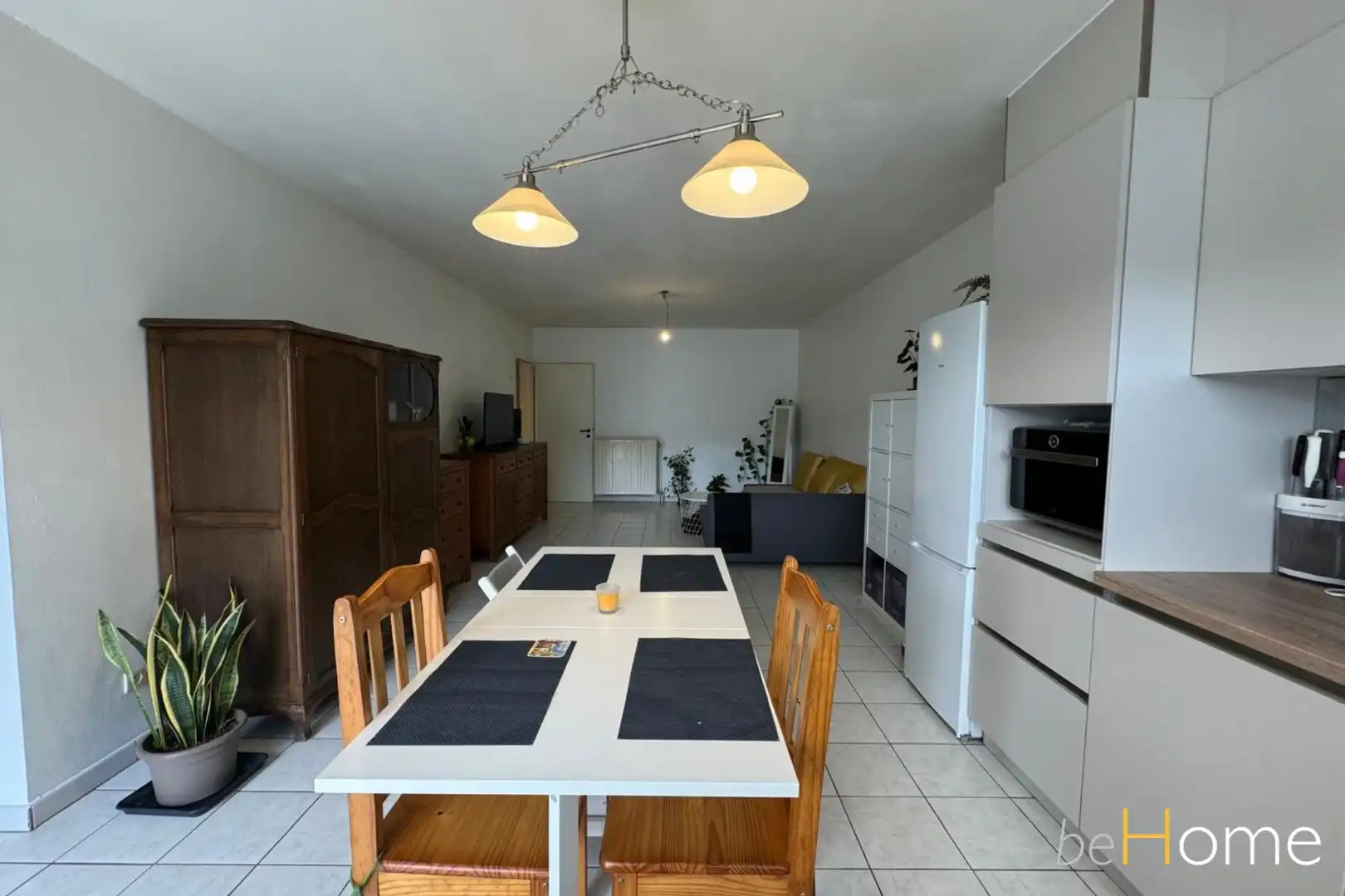 Op zoek naar een opbrengsteigendom met handelspand, 2 appartementen en 4 garages in hartje Merchtem? Welkom Home!  foto 13