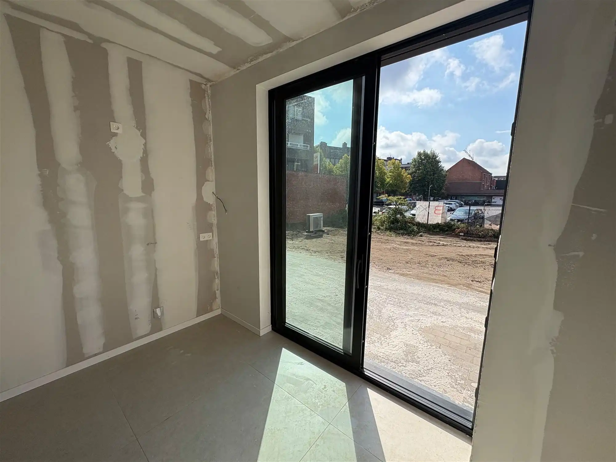 Nieuwbouwappartement met 1 slaapkamer en extra grote tuin. foto 10