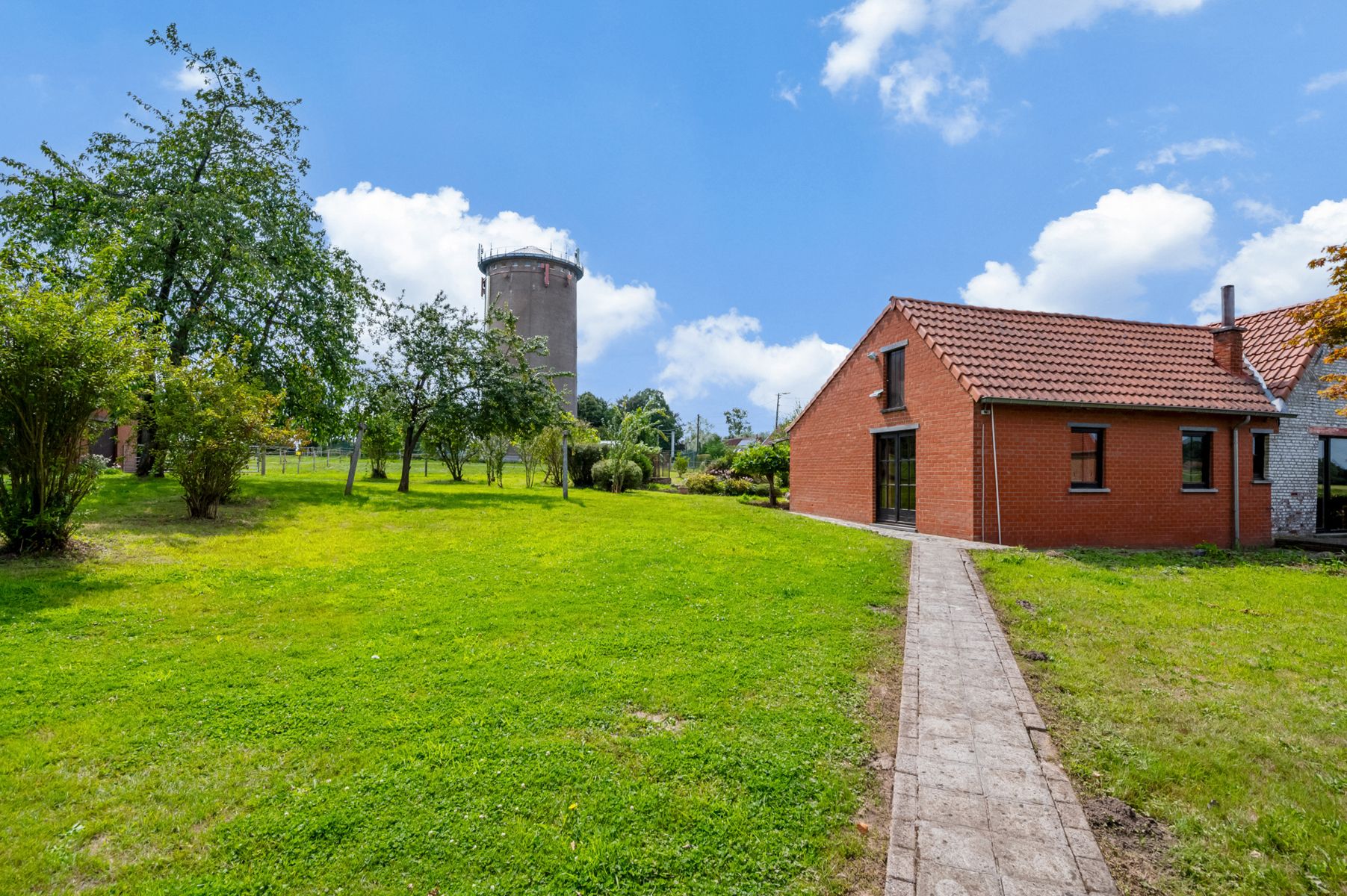 Landelijk gelegen renovatieproject met prachtig uitzicht  foto 4