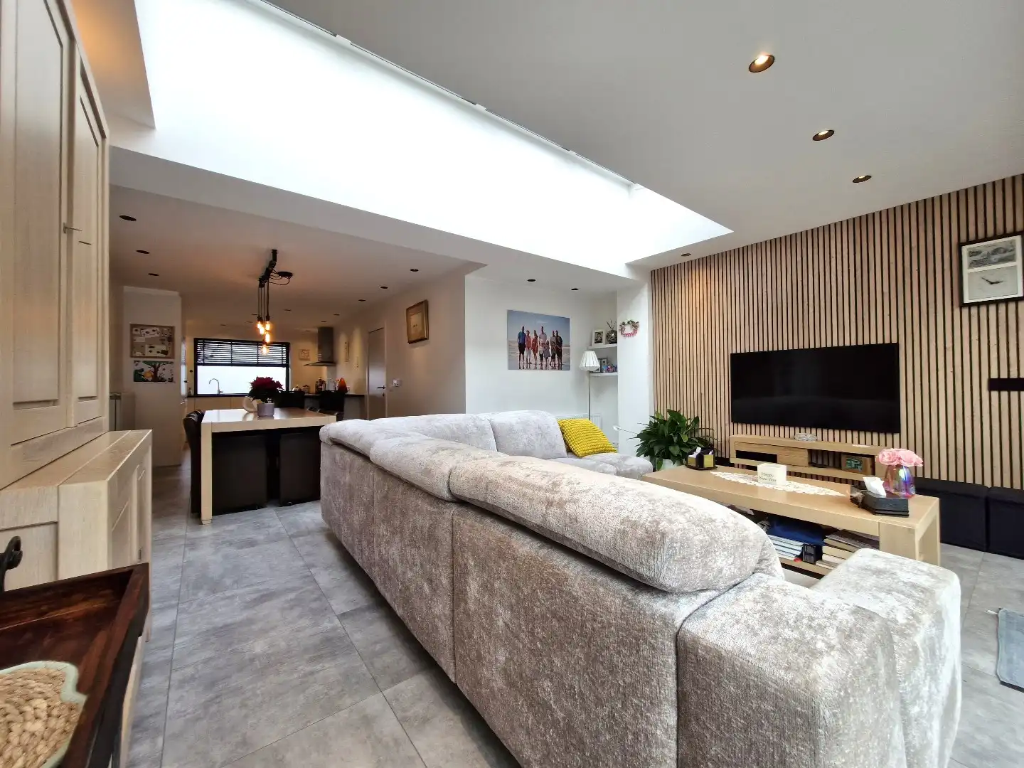 Knap gerenoveerde woning met uitzonderlijk lichtinval in het hartje van Heist foto 6