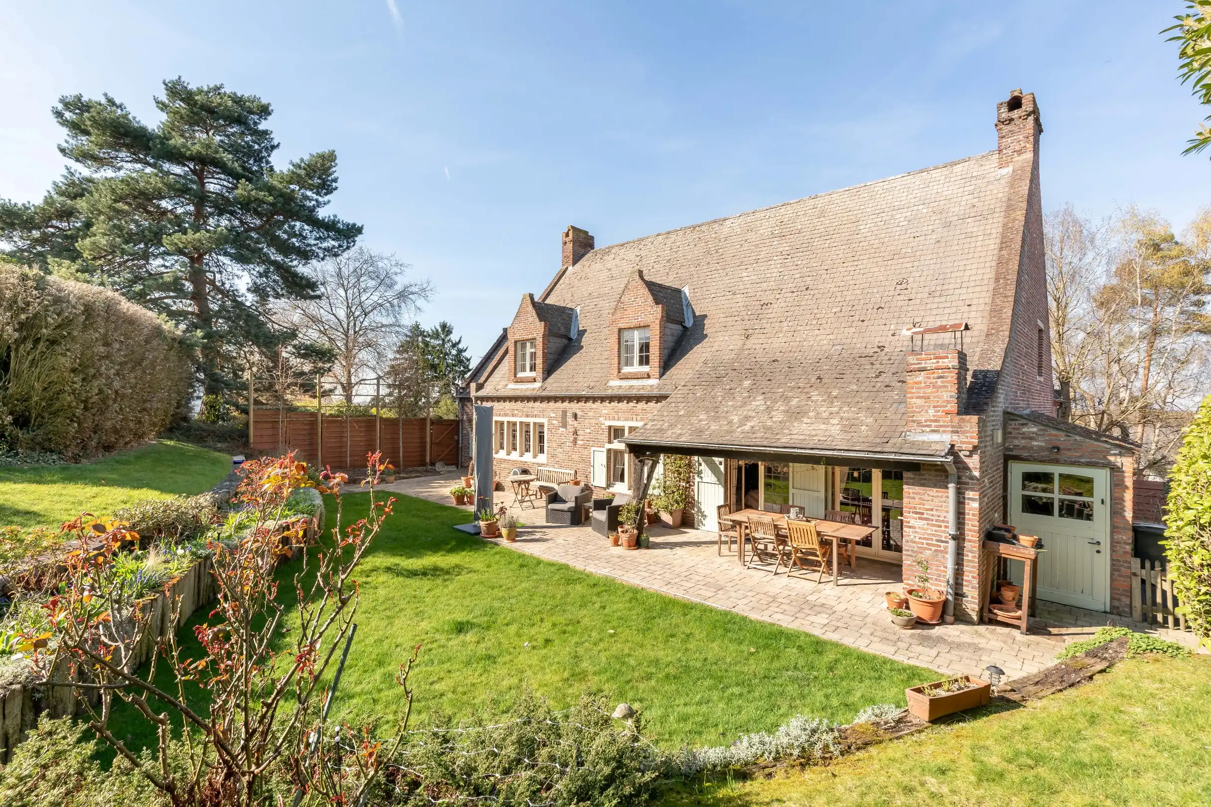 Hoofdfoto van de publicatie: Karaktervolle villa te Herent