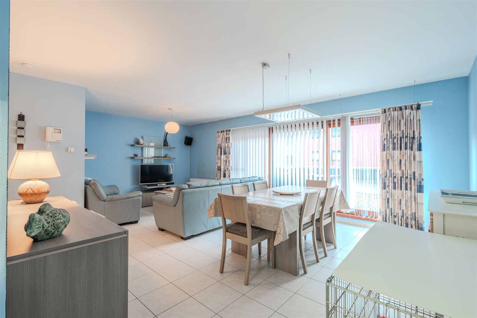 appartement met zonnig terras foto {{pictureIndex}}