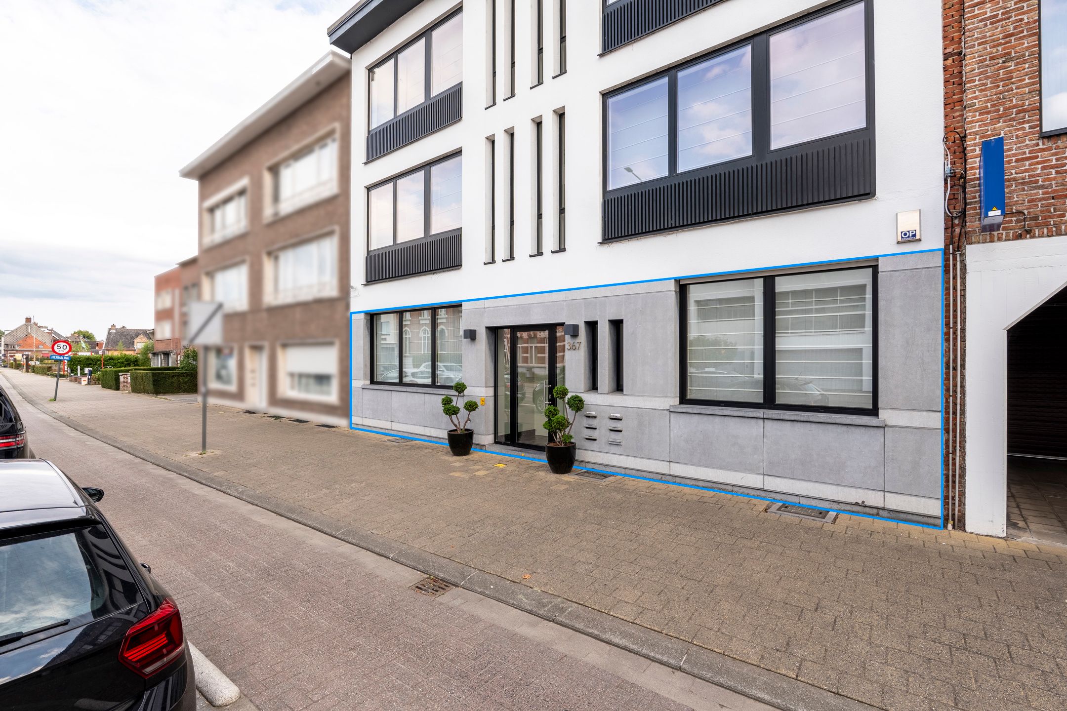 Stijlvol gelijkvloers appartement met binnenterras, tuin en binnenzwembad met wellness. foto 2