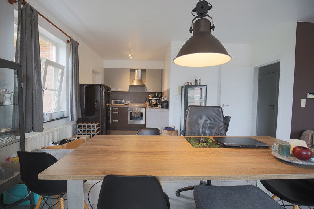 Twee slaapkamer appartement + carport foto 4
