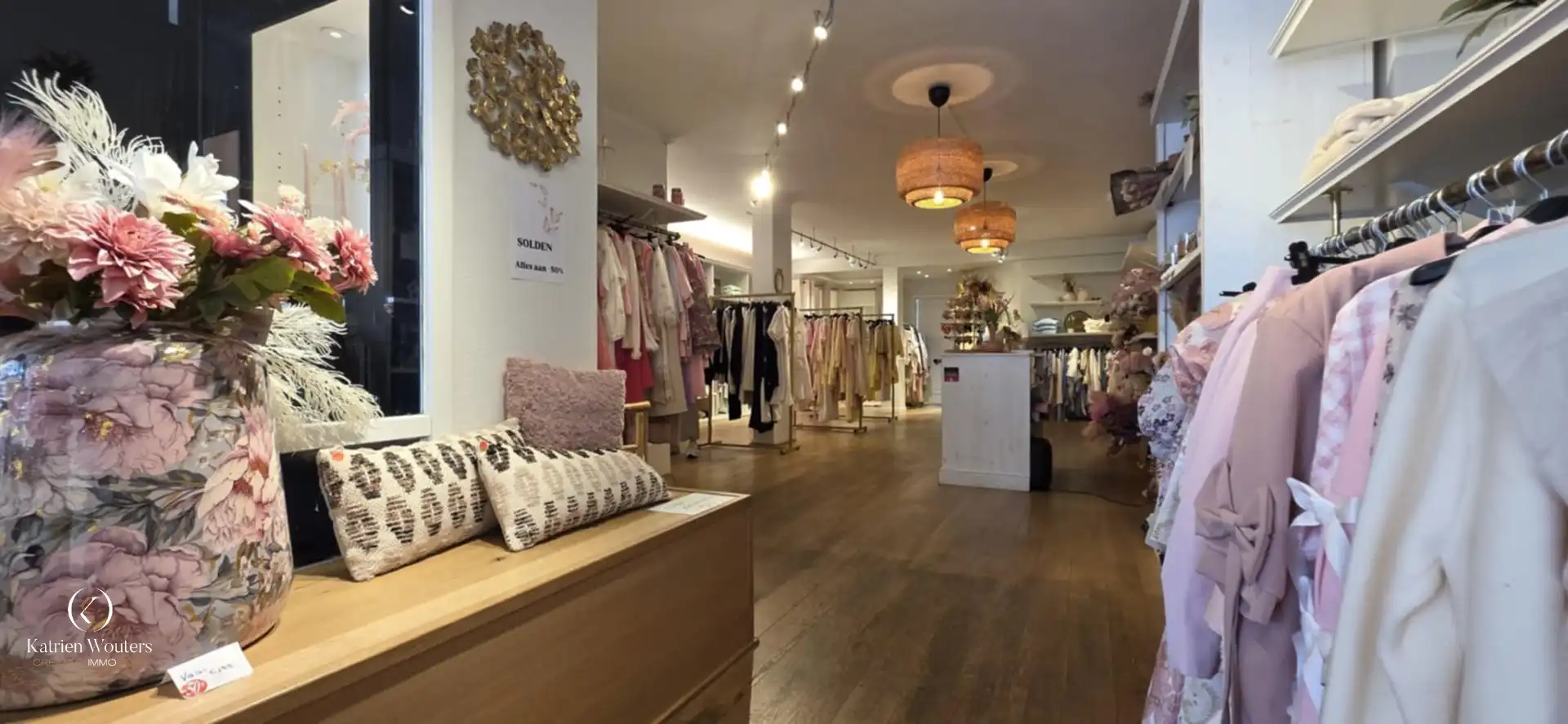 Gunstig gelegen opbrengsteigendom met 4 eenheden foto 4