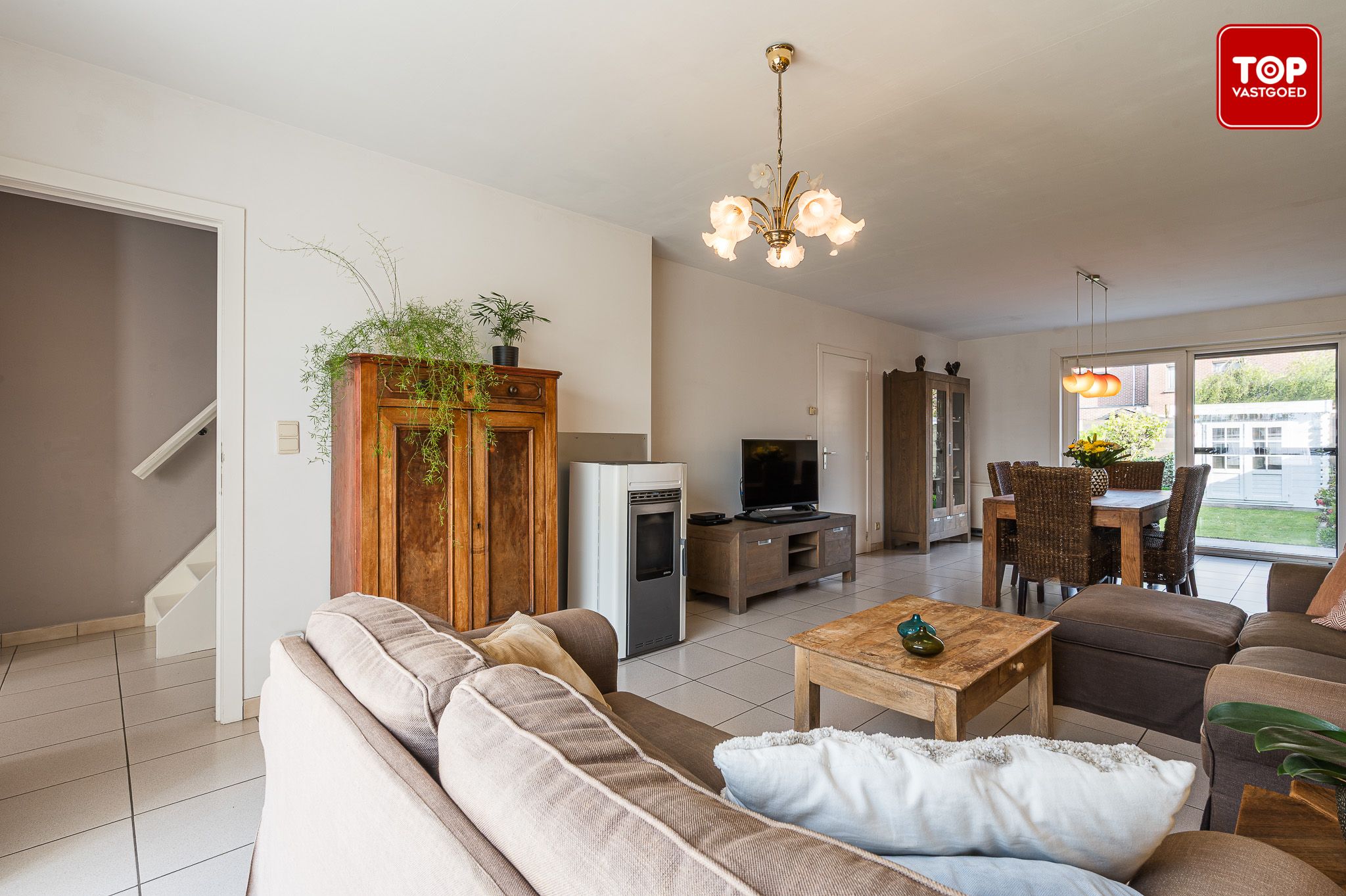 Instapklare woning met 3 slaapkamers en tuin in een doodlopende straat foto 3