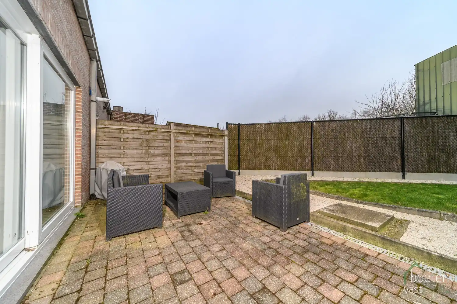 IZENBERGE: Recente rijwoning met alle comfort, 3 slaapkamers, gezellig tuintje en garage op 151m² grondopp. (verhuurd) foto 16