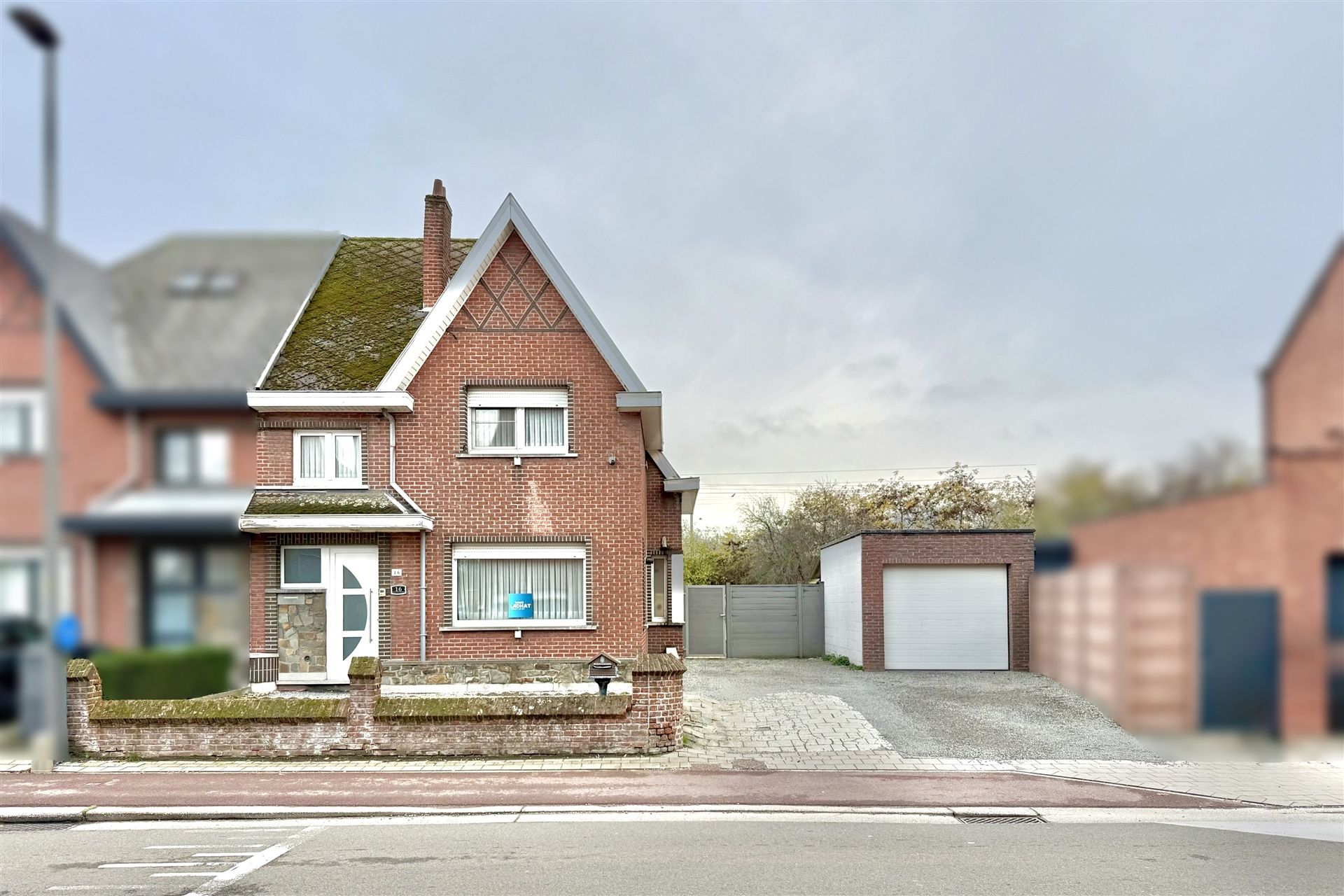 Hoofdfoto van de publicatie: Woning half-open bebouwing met tuin