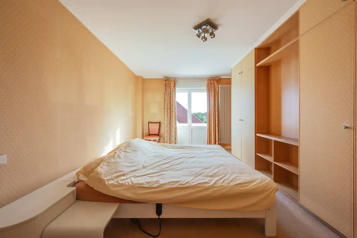 Renovatie opportuniteit! 3 gevel appartement met prachtig zicht op het Zegemeer  foto 15