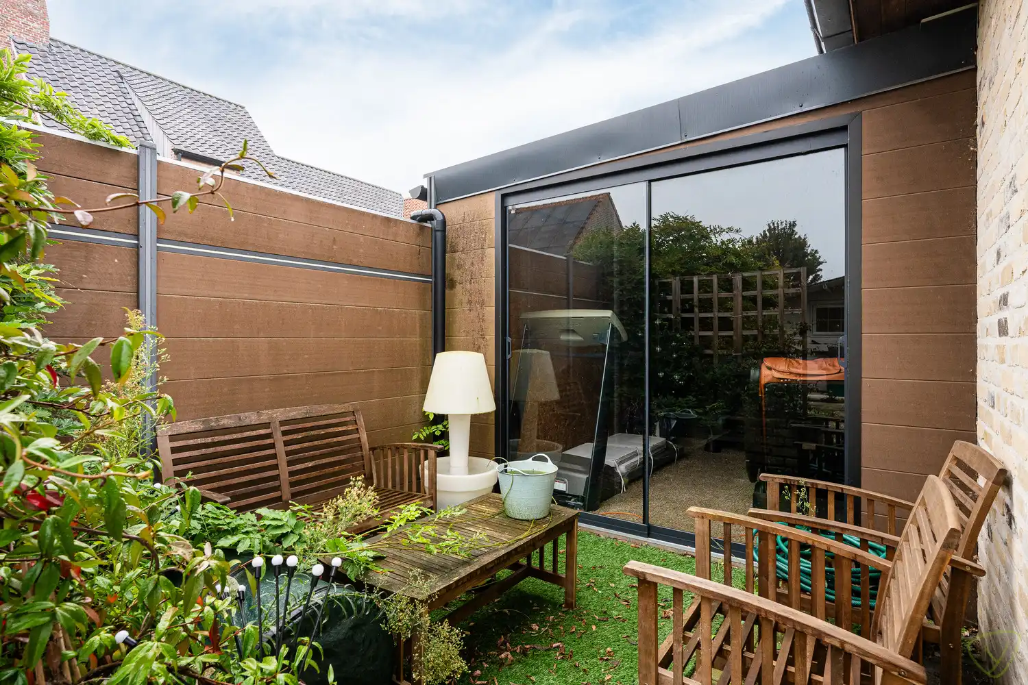Ruime en moderne woning te koop in een rustige woonwijk net buiten het centrum met 3 slaapkamers, bureau en tuin - perfect voor comfortabel en gezinsvriendelijk wonen! foto 12