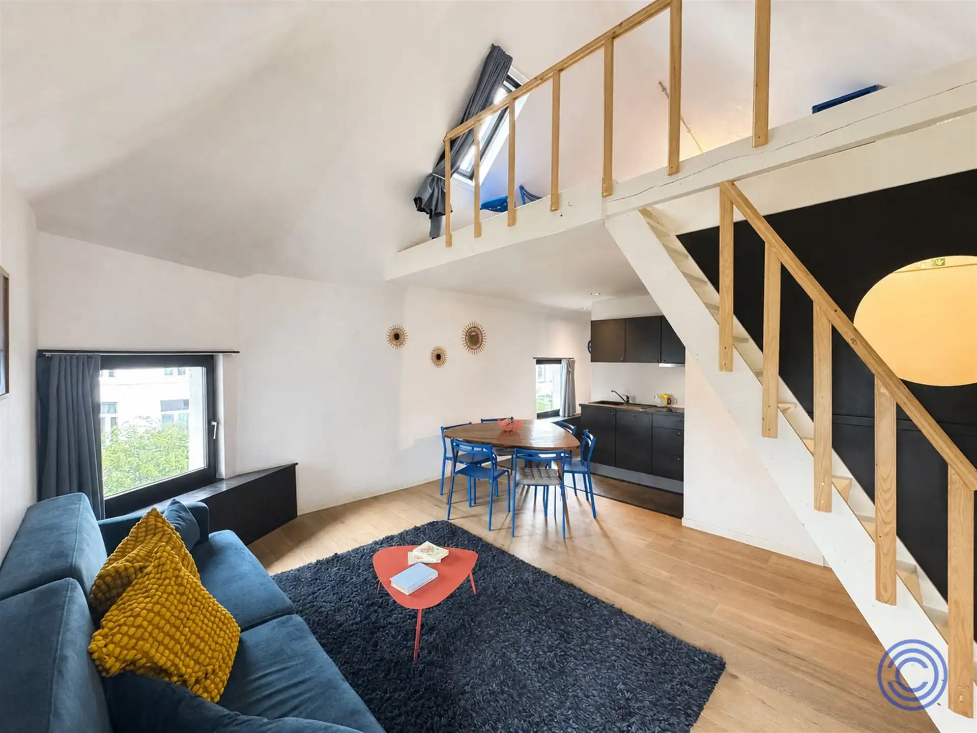 Volledig gemeubeld duplex appartement van ca. 80 m² op Marnixplaats! foto 2
