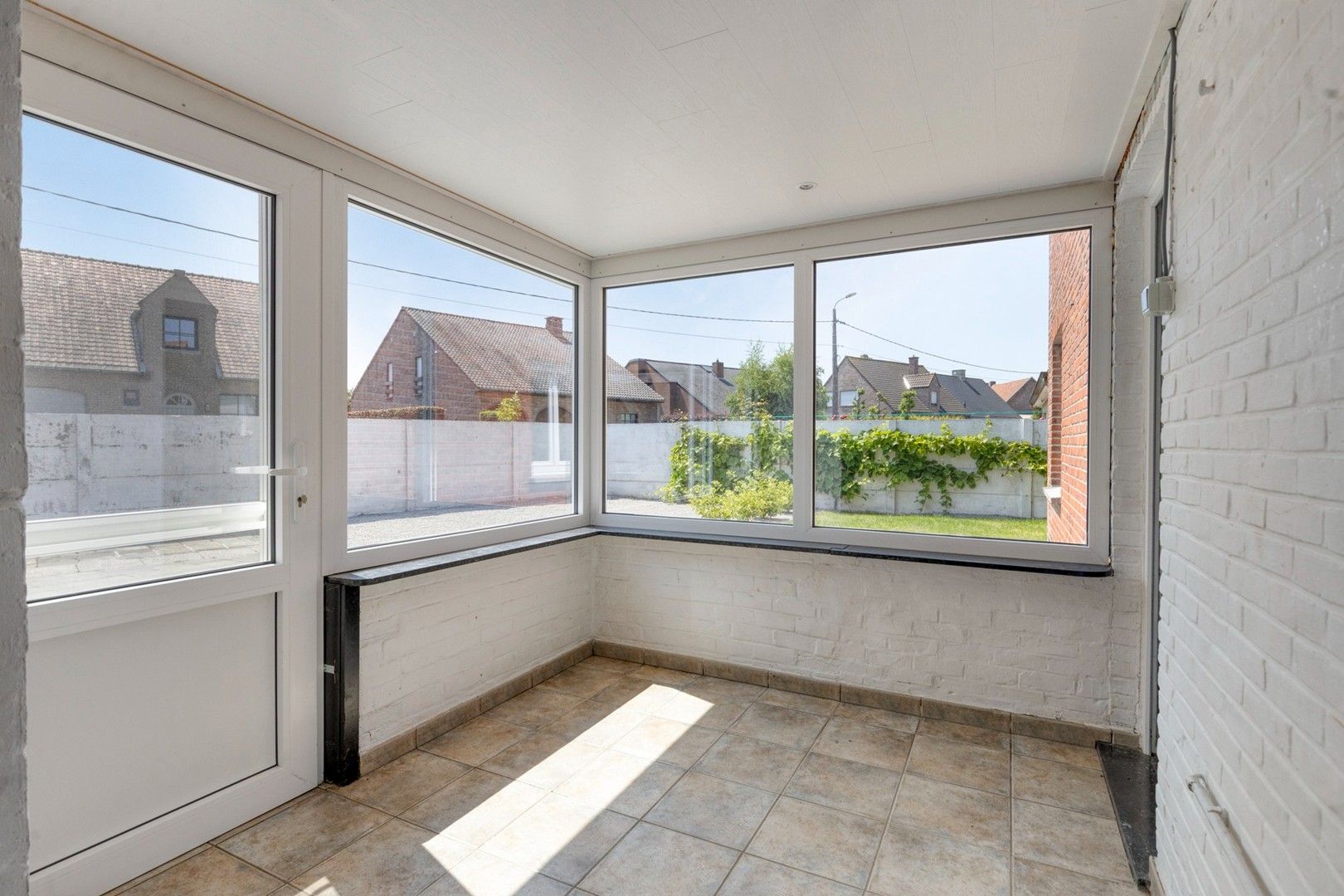 Charmante alleenstaande woning met tuin en achterliggende garage foto 6