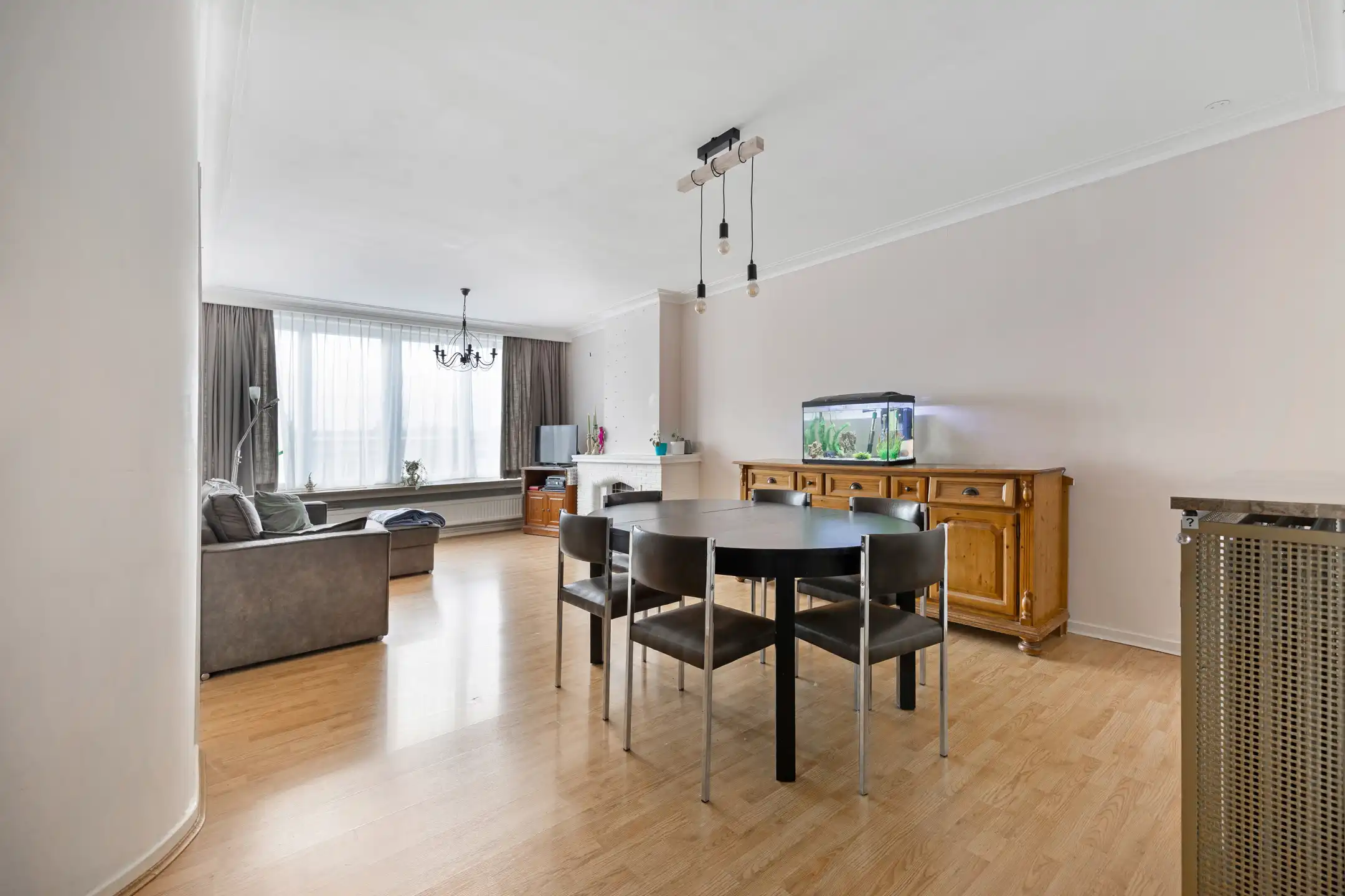 goed gelegen appartement met 2 slaapkamers, terras en garage foto 3