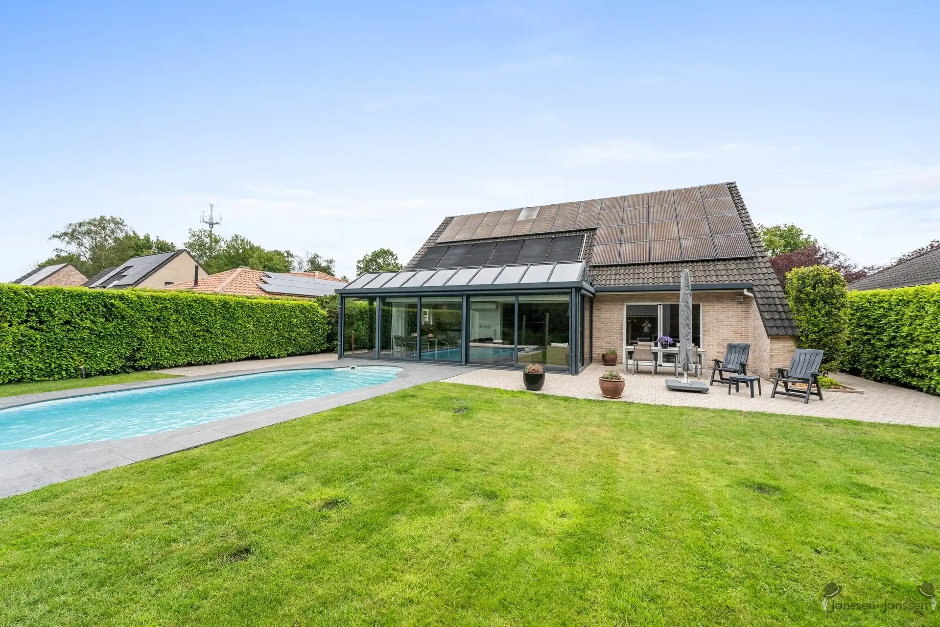 Prachtige lichtrijke villa met 4 slaapkamers op 826m². foto 23