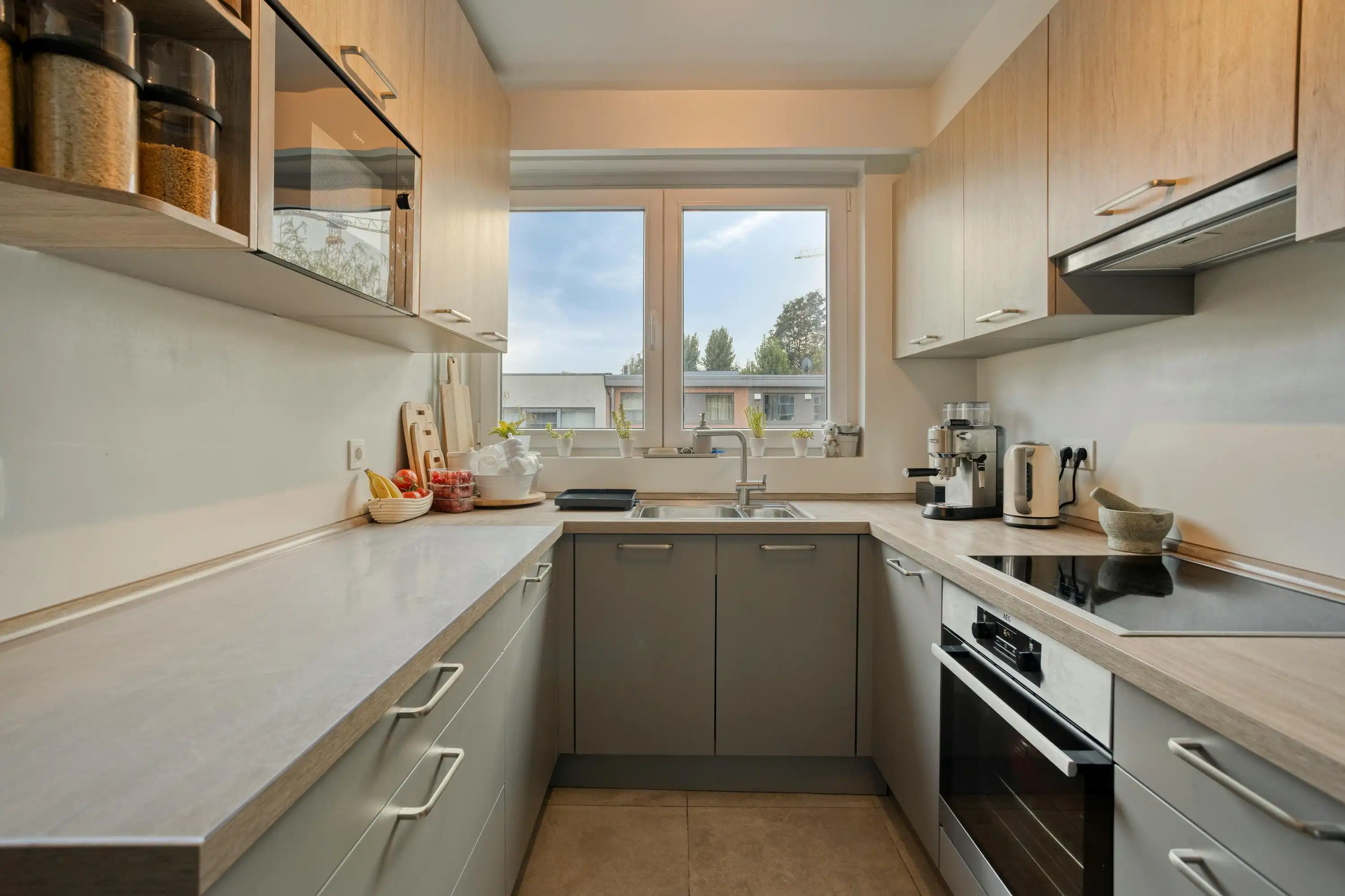 Instapklaar appartement vlakbij het Rivierenhof te koop! foto 7