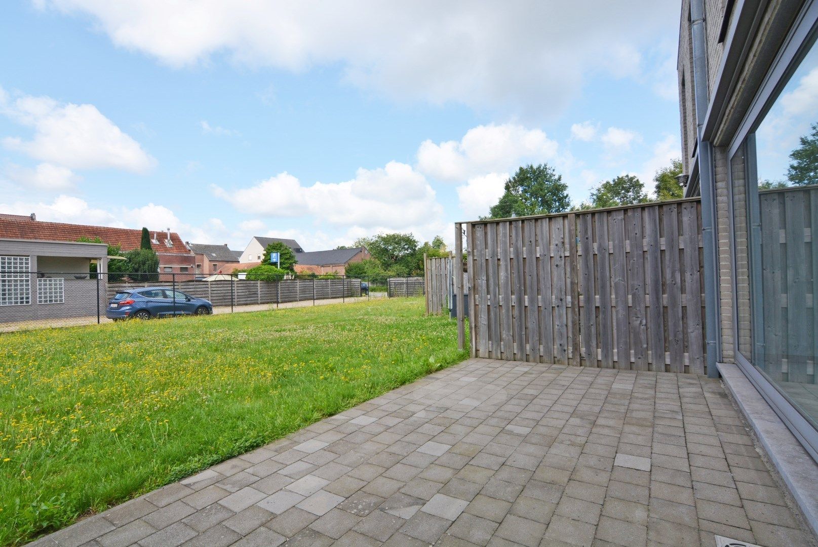 Ruim, energiezuinig appartement (151 m²) met 3 slpk, terras, tuin en dubbele parking. foto 10
