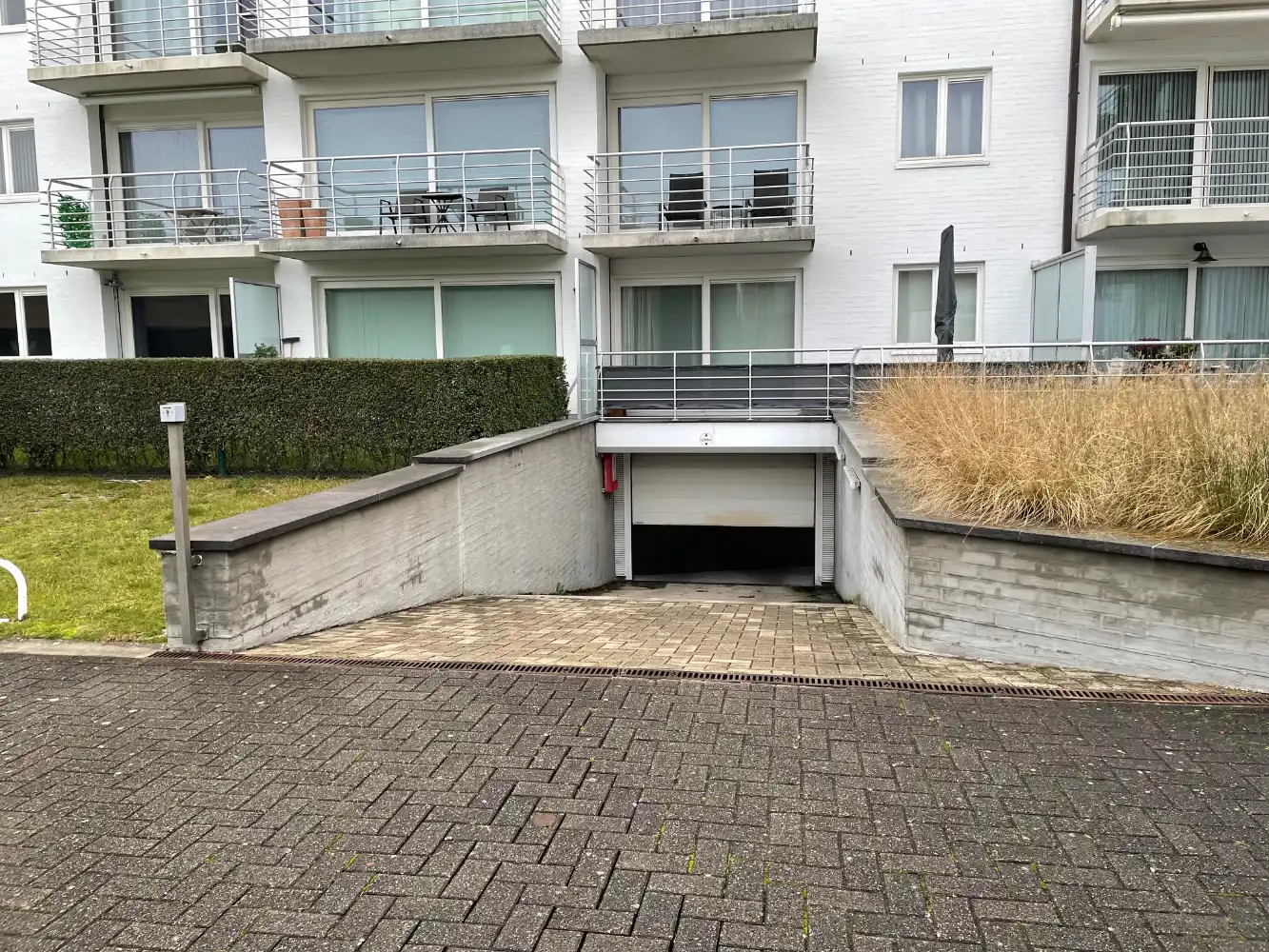Staanplaats  in een garagecomplex niet ver van het Stationsplein. foto 2