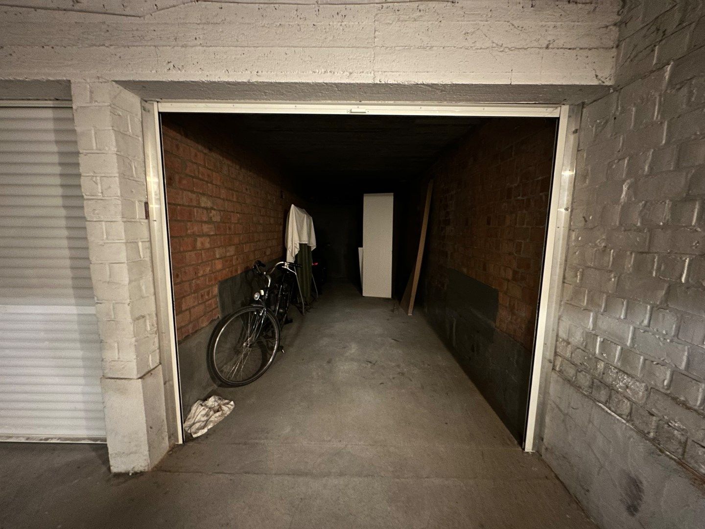 Veilige parkeermogelijkheid vlakbij St-Pietersstation : 1 garagebox beschikbaar. foto 9