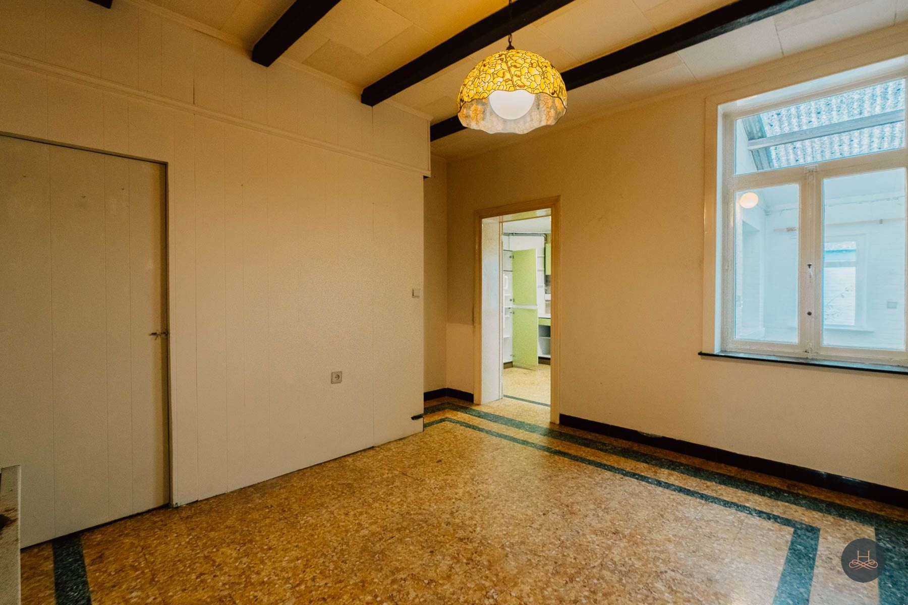 Renovatiewoning op knap perceel foto 5