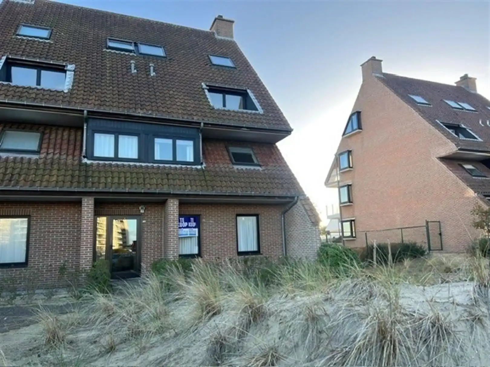 Zuidgericht appartement met groot terras en prachtig duinenzicht op toplocatie! foto 7