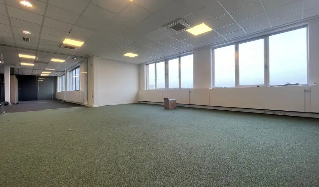Kantoren te huur in Quinten Building in Berchem foto 11