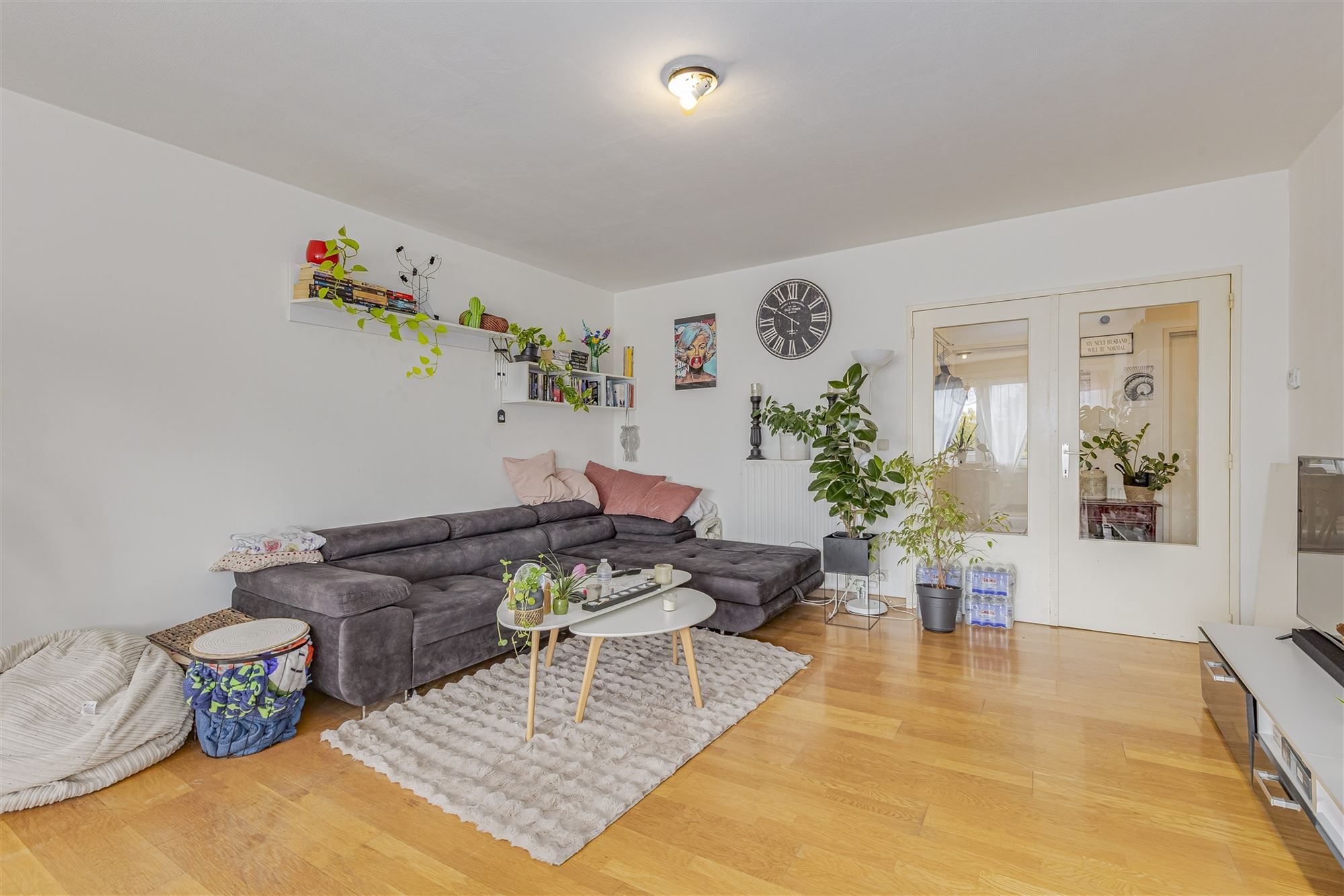 Ruim appartement met 2 slpk + terras te koop in Mortsel foto {{pictureIndex}}