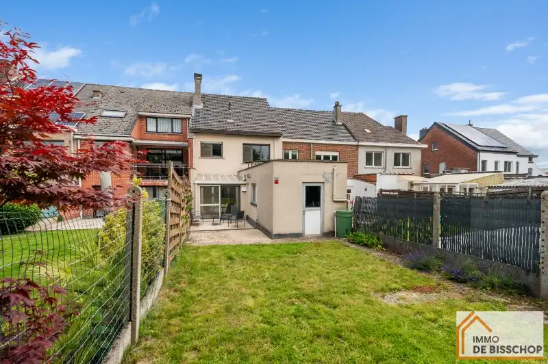 Instapklare woning met 3 slaapkamers, tuin en garage foto 16