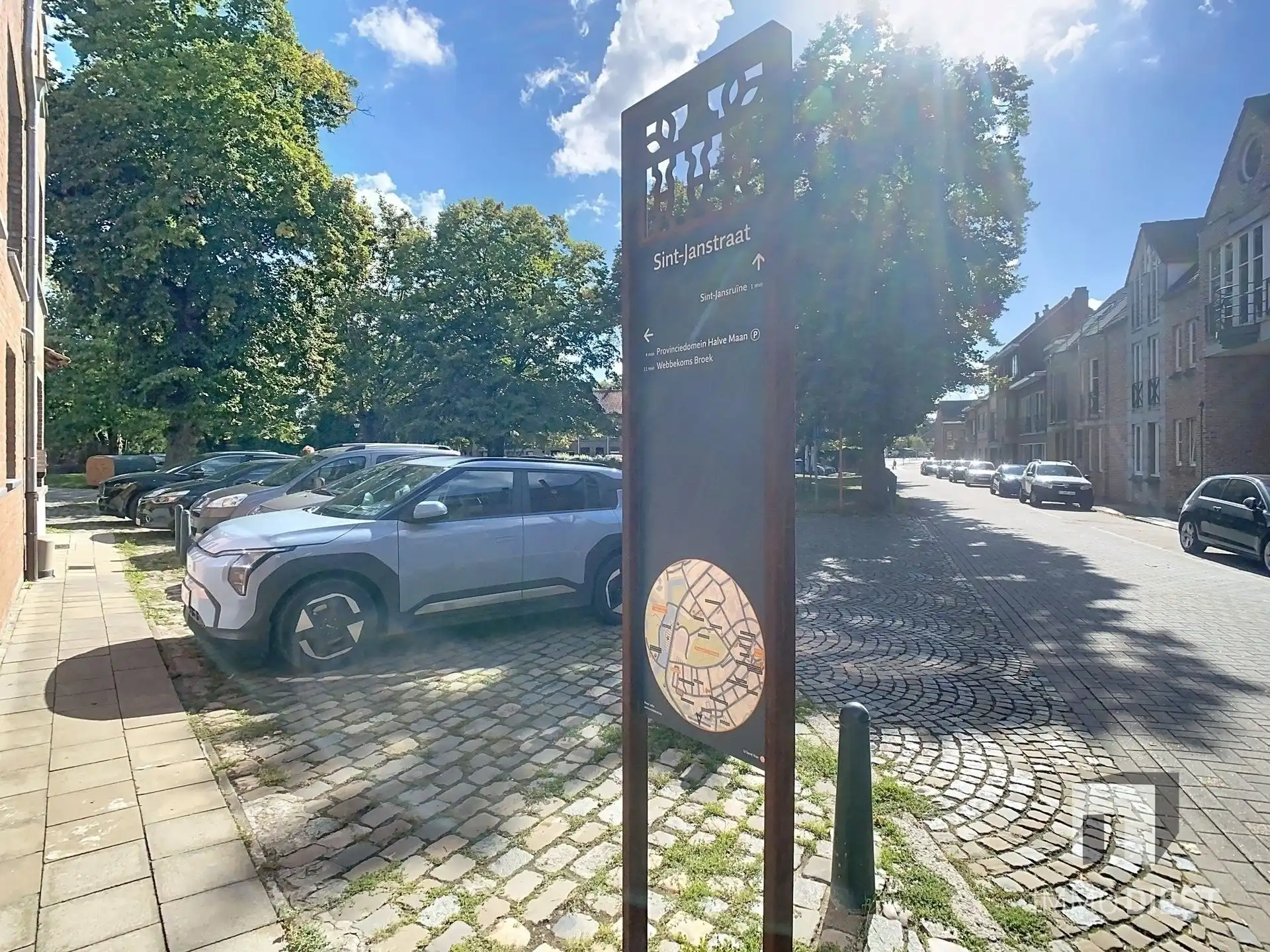 Rijwoning met 2 slaapkamers en stadstuin op gunstige locatie foto 32