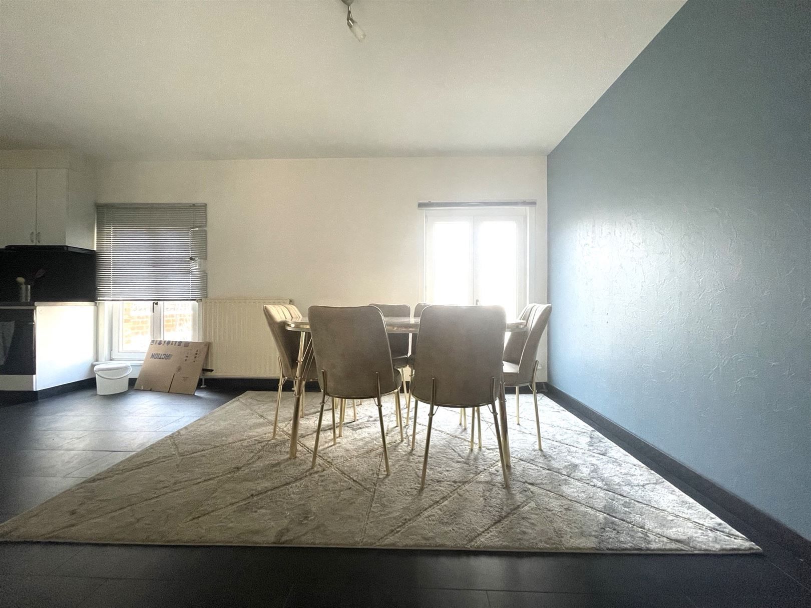 Instapklaar 2-slaapkamerappartement centrum Baasrode foto 3