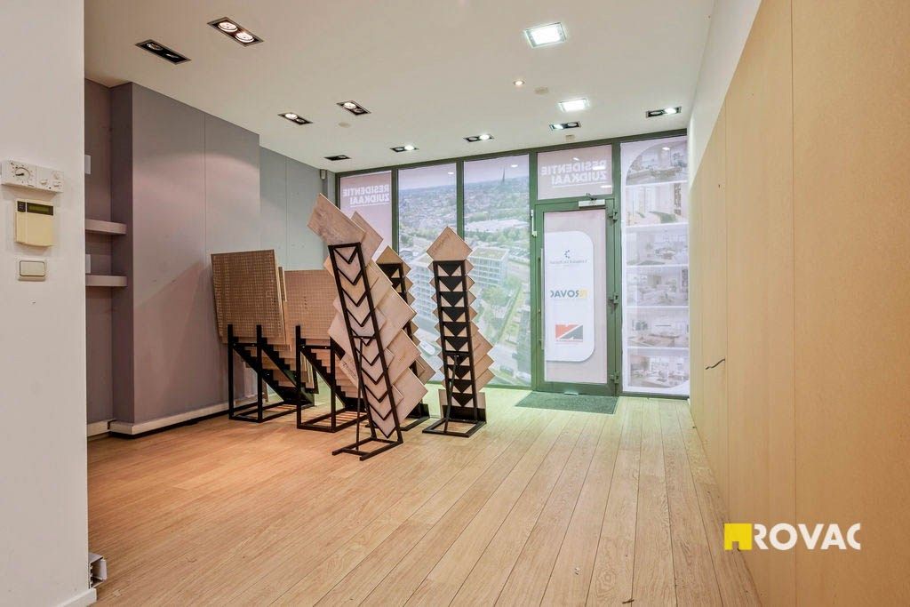 Te renoveren handelspand met woonst in hartje Izegem foto 4