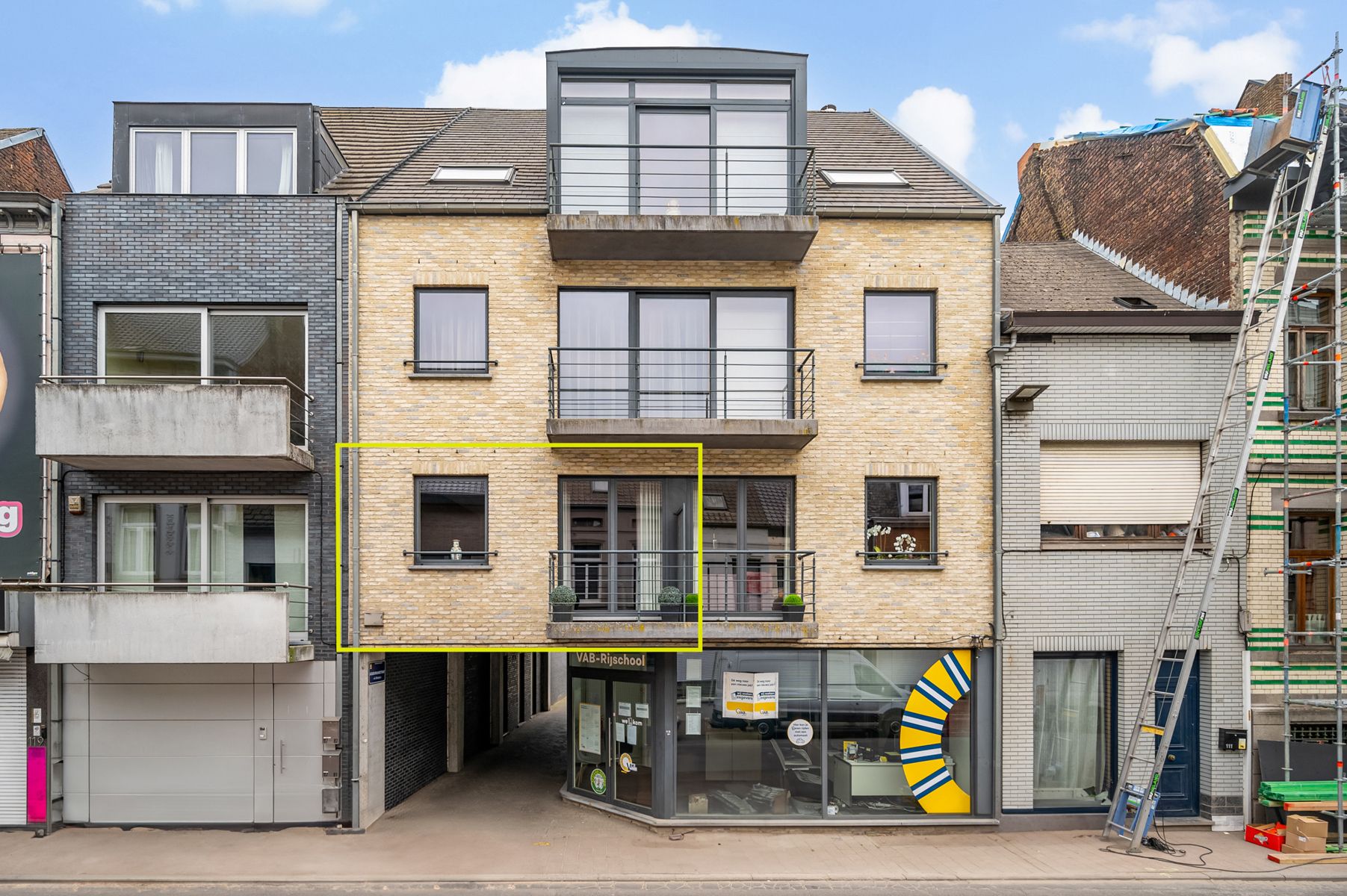 Appartement met autostaanplaats te huur in centrum van Geraardsbergen foto {{pictureIndex}}