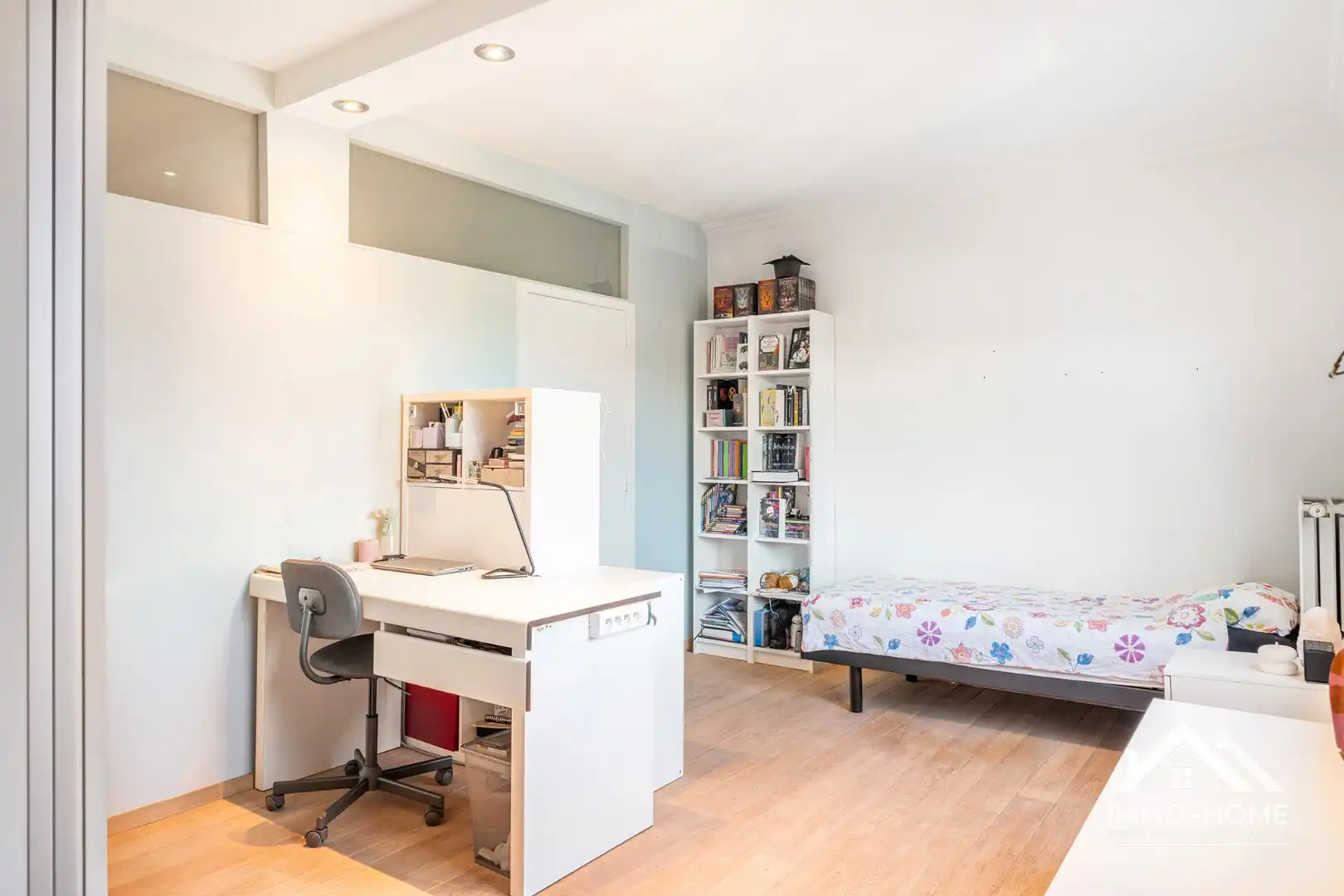 Héél erg ruime gerenoveerde woning met garage nabij centrum Lokeren! foto 23
