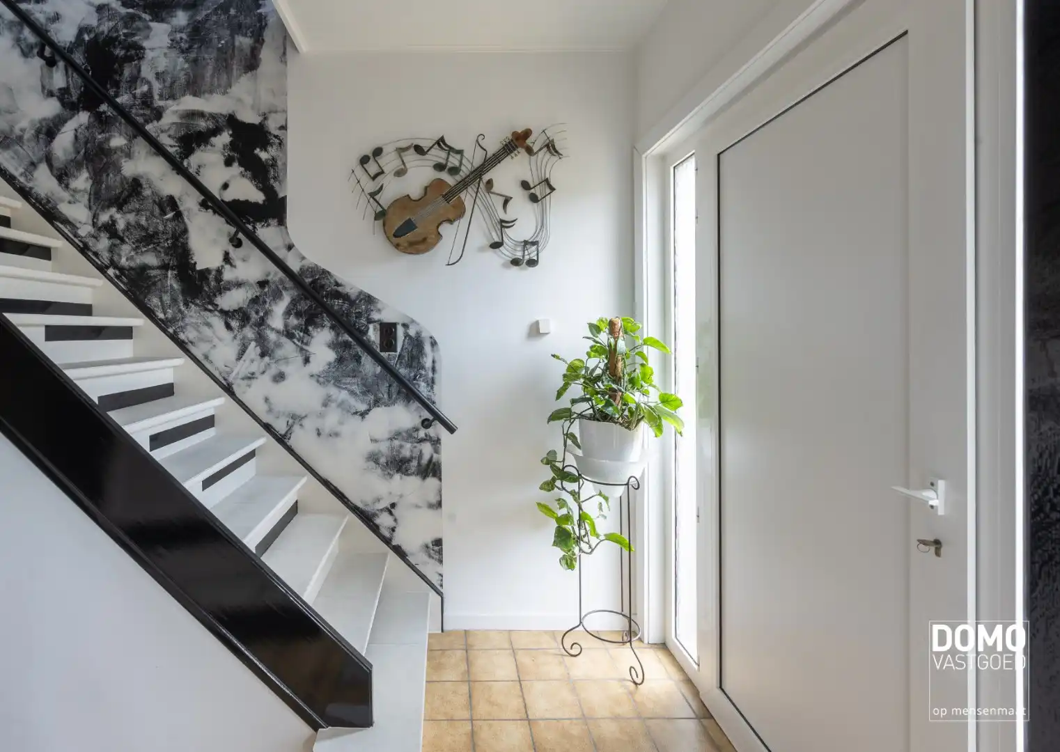 RUSTIG GELEGEN, RUIME WONING MET 4 SLAAPKAMERS, TUIN & AANGRENZENDE STUDIO MET ENERGIELABEL D GELEGEN IN ALKEN foto 12