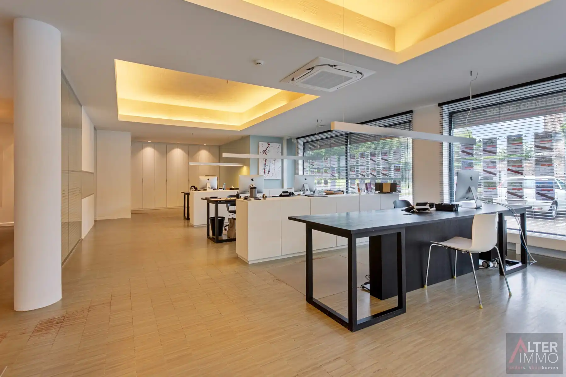 Bedrijfspand met appartement op toplocatie met uiterste visibiliteit! foto 9