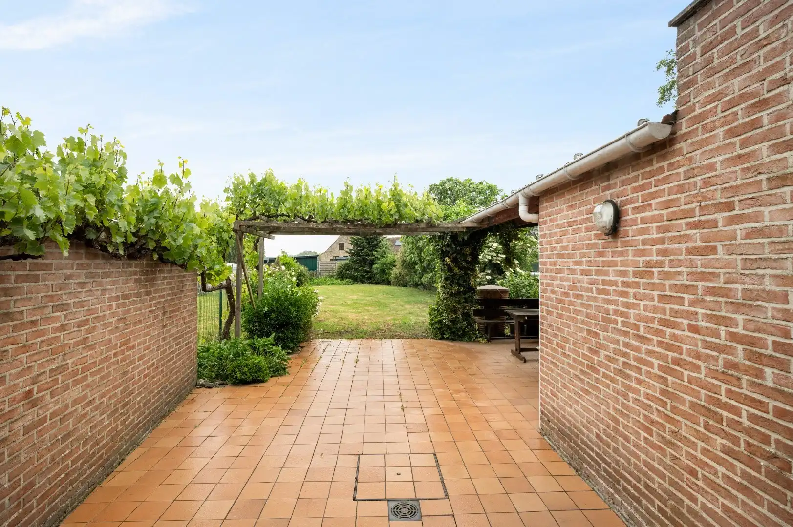 Verrassend ruime woning met 2 slaapkamers en gezellige tuin. foto 18