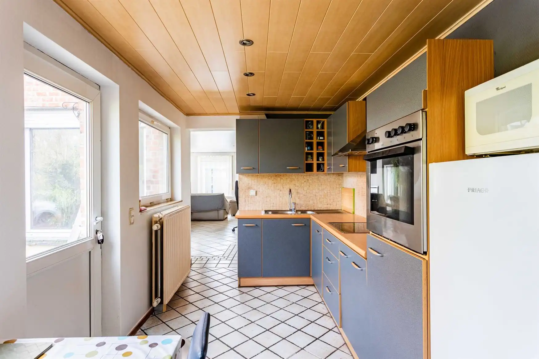 Halfopen woning met zicht op Schipdonkkanaal en velden foto 7